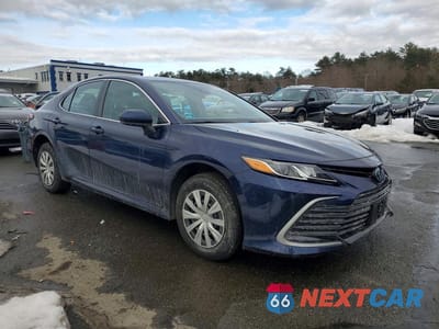 Czwarte zdjęcie samochodu z boku: 2021 TOYOTA CAMRY HYBRID LE VIN:4T1C31AKXMU559656 - miniatura