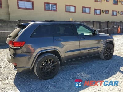 Trzecie zdjęcie samochodu z tyłu: 2020 JEEP GRAND CHEROKEE LAREDO VIN:1C4RJEAG5LC202719 - miniatura