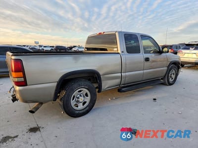 Trzecie zdjęcie samochodu z tyłu: 2001 CHEVROLET SILVERADO C1500 VIN:2GCEC19V911130785 - miniatura