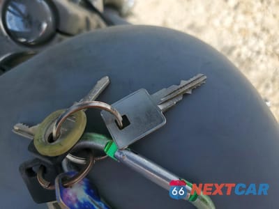 Zdjęcie 8 z 10 samochodu: 2001 HARLEY-DAVIDSON XL883 HUGGER VIN:1HD4CEM141K126293 - miniatura