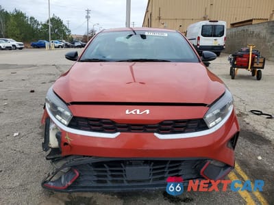 Piąte zdjęcie samochodu w środku: 2022 KIA FORTE GT LINE VIN:3KPF54AD5NE453369 - miniatura