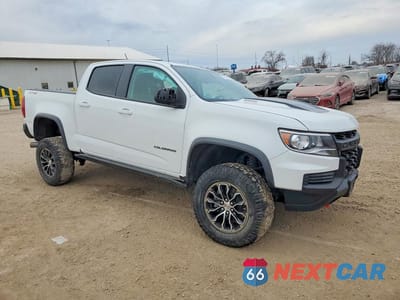 Czwarte zdjęcie samochodu z boku: 2022 CHEVROLET COLORADO ZR2 VIN:1GCPTEE10N1125831 - miniatura