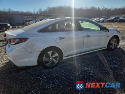 Trzecie zdjęcie samochodu z tyłu: 2016 HYUNDAI SONATA HYBRID VIN:KMHE34L10GA019270 - miniatura