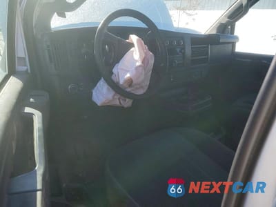 Zdjęcie 8 z 12 samochodu: 2018 GMC SAVANA 2500 DELIVERY VAN VIN:1GTW7AFG4J1907720 - miniatura