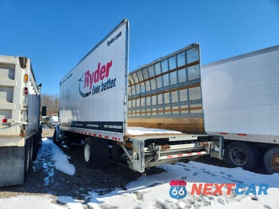 Trzecie zdjęcie samochodu z tyłu: 2020 INTERNATIONAL MV607 BOX TRUCK VIN:3HAEUMML3LL846647 - miniatura