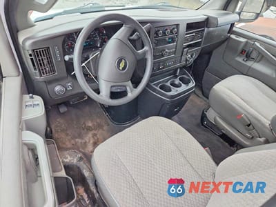 Zdjęcie 8 z 13 samochodu: 2019 CHEVROLET EXPRESS G3500 LT VIN:1GAZGPFG1K1282610 - miniatura