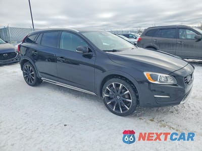 Czwarte zdjęcie samochodu z boku: 2018 VOLVO V60 CROSS COUNTRY PREMIER VIN:YV440MWK6J2056206 - miniatura