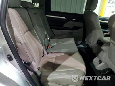 Zdjęcie 11 z 13 samochodu: 2019 TOYOTA HIGHLANDER XLE VIN:5TDJZRFH1KS577308 - miniatura