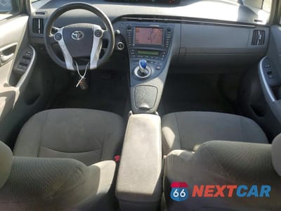 Zdjęcie 8 z 12 samochodu: 2011 TOYOTA PRIUS III VIN:JTDKN3DU5B1392687 - miniatura