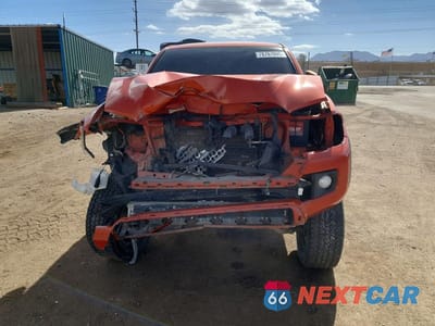 Piąte zdjęcie samochodu w środku: 2016 TOYOTA TACOMA TRD OFF-ROAD VIN:5TFCZ5ANXGX020798 - miniatura