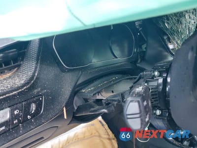 Zdjęcie 9 z 12 samochodu: 2021 BMW 228XI VIN:WBA73AK00M7H71046 - miniatura
