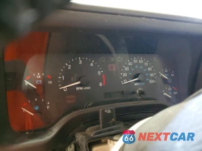 Zdjęcie 9 z 12 samochodu: 2000 JEEP WRANGLER / TJ SPORT VIN:1J4FA49S2YP710100 - miniatura