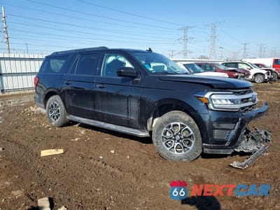 Czwarte zdjęcie samochodu z boku: 2023 FORD EXPEDITION MAX XLT VIN:1FMJK1J8XPEA03635 - miniatura