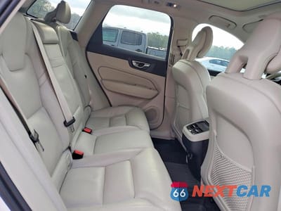 Zdjęcie 11 z 12 samochodu: 2018 VOLVO XC60 T6 VIN:LYVA22RL9JB087716 - miniatura