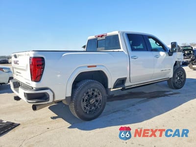 Trzecie zdjęcie samochodu z tyłu: 2025 GMC SIERRA K3500 DENALI VIN:1GT4UWEY7SF223692 - miniatura