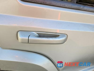 Zdjęcie 11 z 13 samochodu: 2008 JEEP COMMANDER SPORT VIN:1J8HG48N78C220325 - miniatura