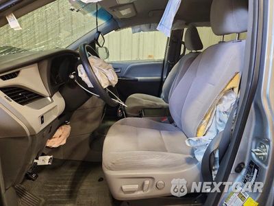 Zdjęcie 7 z 12 samochodu: 2015 TOYOTA SIENNA LE 8-PASSENGER VIN:5TDKK3DC1FS541038 - miniatura
