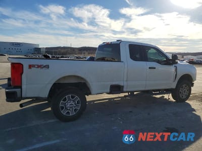 Trzecie zdjęcie samochodu z tyłu: 2025 FORD F350 SUPER DUTY VIN:1FT8X3BN3SED82233 - miniatura