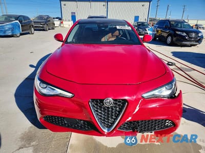 Piąte zdjęcie samochodu w środku: 2020 ALFA ROMEO GIULIA TI VIN:ZARFANBN4L7638881 - miniatura