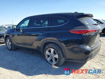 Drugie zdjęcie samochodu z przodu: 2022 TOYOTA HIGHLANDER LE VIN:5TDZZRAH0NS102988 - miniatura