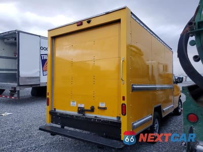Trzecie zdjęcie samochodu z tyłu: 2023 GMC SAVANA BOX TRUCK VIN:1GD07RFP7P1116266 - miniatura