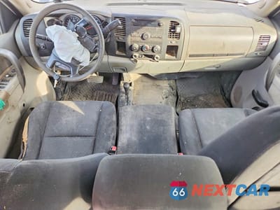 Zdjęcie 8 z 11 samochodu: 2013 CHEVROLET SILVERADO K2500 HEAVY DUTY VIN:1GC2KVCGXDZ386100 - miniatura