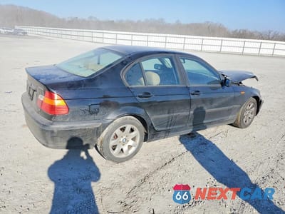 Trzecie zdjęcie samochodu z tyłu: 2003 BMW 325 I VIN:WBAET37483NJ32600 - miniatura