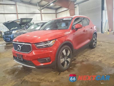 2019 VOLVO XC40 T5 MOMENTUM YV4162UK7K2052126 - główne zdjęcie licytacji z USA - miniatura