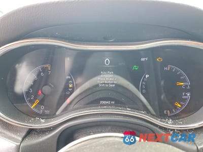 Zdjęcie 9 z 12 samochodu: 2015 JEEP GRAND CHEROKEE LAREDO VIN:1C4RJFAG2FC770565 - miniatura