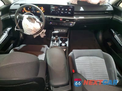 Zdjęcie 8 z 12 samochodu: 2025 KIA K5 LXS VIN:KNAG24J75S5333857 - miniatura