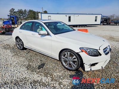 Czwarte zdjęcie samochodu z boku: 2021 MERCEDES-BENZ C 300 VIN:W1KWF8DBXMR609297 - miniatura