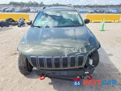 Piąte zdjęcie samochodu w środku: 2019 JEEP CHEROKEE TRAILHAWK VIN:1C4PJMBX5KD169410 - miniatura