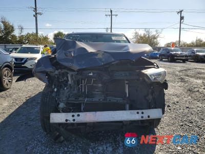 Piąte zdjęcie samochodu w środku: 2019 TOYOTA 4RUNNER VIN:JTEZU5JR0K5200108 - miniatura