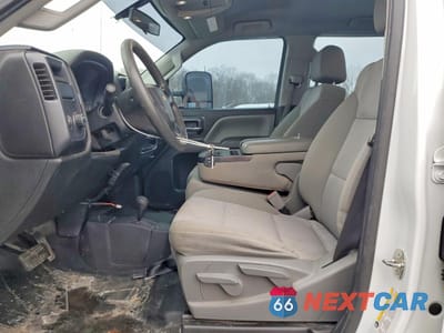 Zdjęcie 7 z 12 samochodu: 2018 CHEVROLET SILVERADO K2500 HEAVY DUTY VIN:1GC1KUEG4JF215651 - miniatura