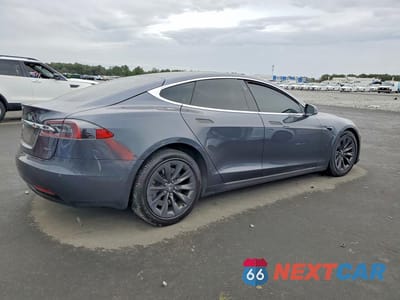 Trzecie zdjęcie samochodu z tyłu: 2018 TESLA MODEL S VIN:5YJSA1E25JF276070 - miniatura