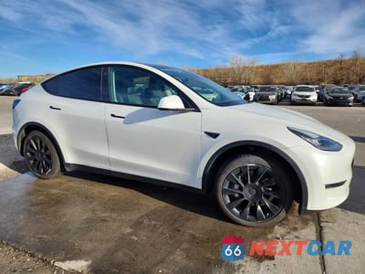 Czwarte zdjęcie samochodu z boku: 2021 TESLA MODEL Y VIN:5YJYGDEE6MF295963 - miniatura