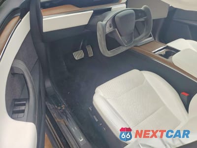 Zdjęcie 8 z 13 samochodu: 2023 TESLA MODEL X VIN:7SAXCDE54PF376197 - miniatura
