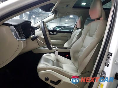 Zdjęcie 7 z 12 samochodu: 2018 VOLVO XC60 T5 MOMENTUM VIN:YV4102RK1J1089509 - miniatura