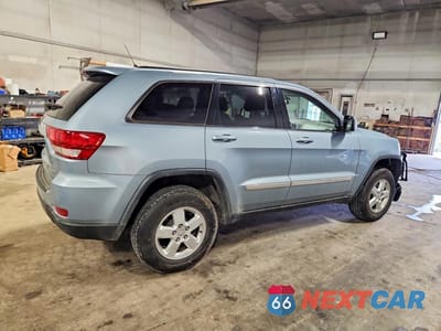 Trzecie zdjęcie samochodu z tyłu: 2013 JEEP GRAND CHEROKEE LAREDO VIN:1C4RJFAG4DC612032 - miniatura