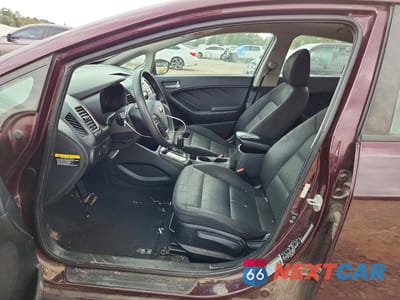 Zdjęcie 7 z 12 samochodu: 2017 KIA FORTE LX VIN:3KPFK4A79HE030558 - miniatura