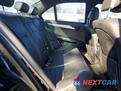 Zdjęcie 10 z 12 samochodu: 2011 MERCEDES-BENZ C 300 VIN:WDDGF5EB2BF635666 - miniatura