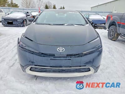 Piąte zdjęcie samochodu w środku: 2025 TOYOTA PRIUS SE VIN:JTDACACU5S3047347 - miniatura