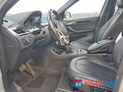 Zdjęcie 7 z 13 samochodu: 2017 BMW X1 SDRIVE28I VIN:WBXHU7C35H5H38340 - miniatura