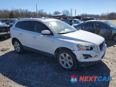Czwarte zdjęcie samochodu z boku: 2013 VOLVO XC60 3.2 VIN:YV4940DL8D2434495 - miniatura