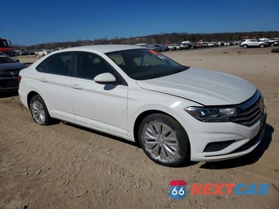 Czwarte zdjęcie samochodu z boku: 2019 VOLKSWAGEN JETTA S VIN:3VWN57BU1KM063749 - miniatura