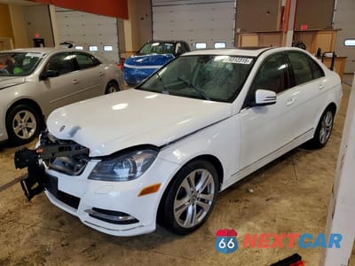 2013 MERCEDES-BENZ C 300 4MATIC WDDGF8AB9DA817324 - główne zdjęcie licytacji z USA - miniatura