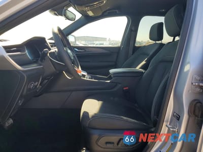 Zdjęcie 7 z 13 samochodu: 2025 JEEP GRAND CHEROKEE LAREDO VIN:1C4RJGAG1SC266041 - miniatura