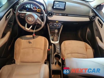 Zdjęcie 8 z 13 samochodu: 2020 TOYOTA YARIS HATCHBACK LE VIN:3MYDLBJV9LY702098 - miniatura