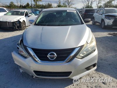 Piąte zdjęcie samochodu w środku: 2018 NISSAN ALTIMA 2.5 S VIN:1N4AL3APXJC117244 - miniatura