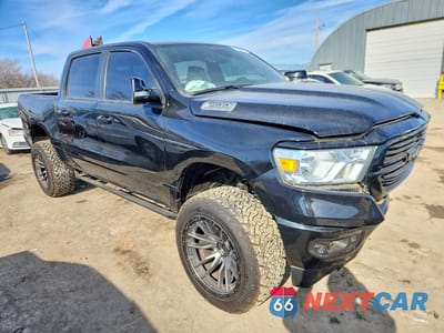 Czwarte zdjęcie samochodu z boku: 2021 RAM 1500 BIG HORN/LONE STAR VIN:1C6SRFBT1MN730945 - miniatura